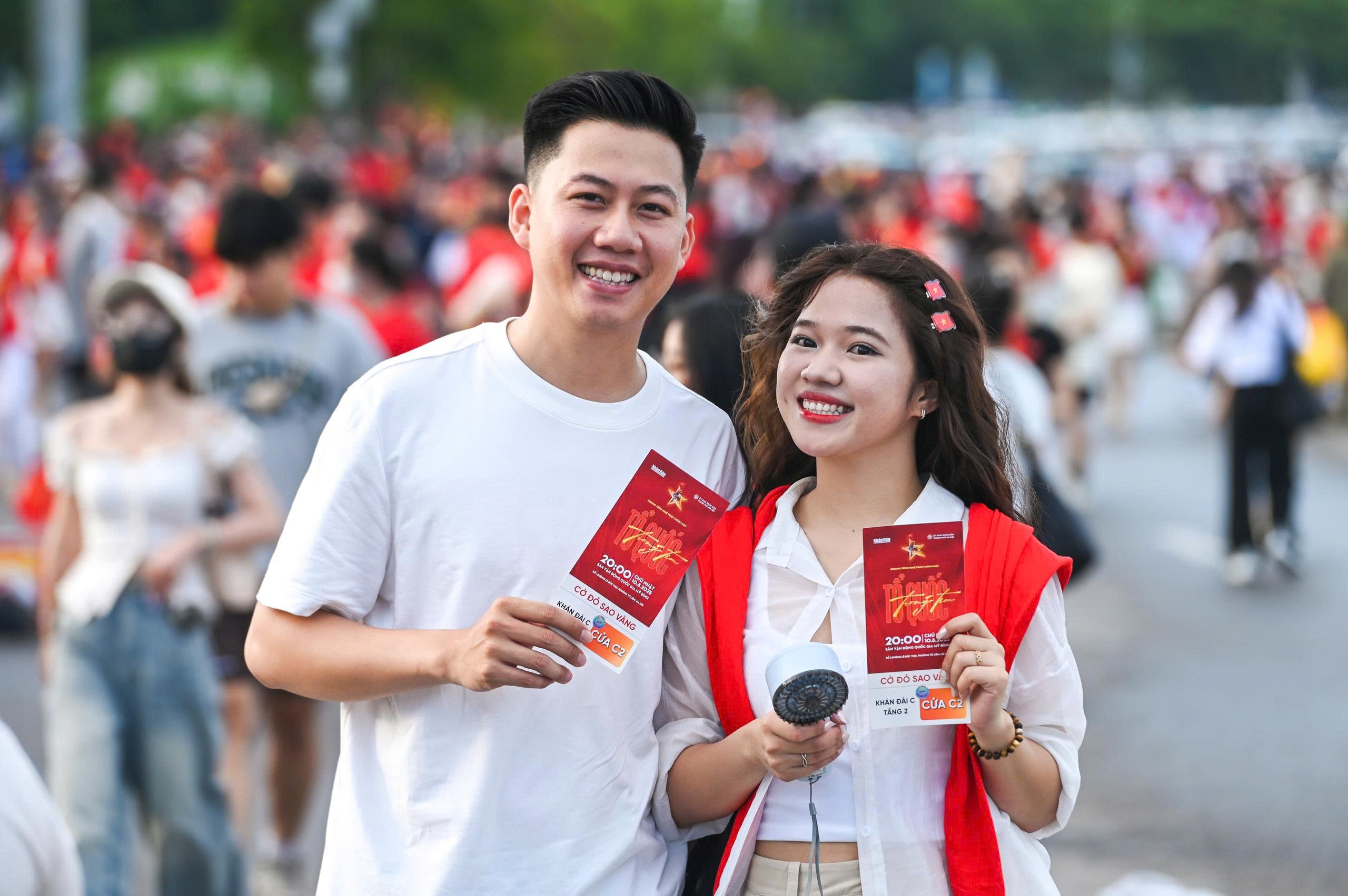 50.000 khán giả đổ về sân Mỹ Đình xem 'concert quốc gia'