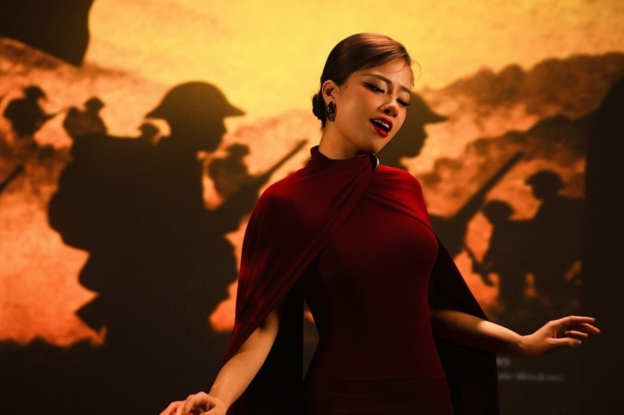 Dao dien xin loi sau khi an MV 'Kiep sau van la nguoi Viet Nam' hinh anh