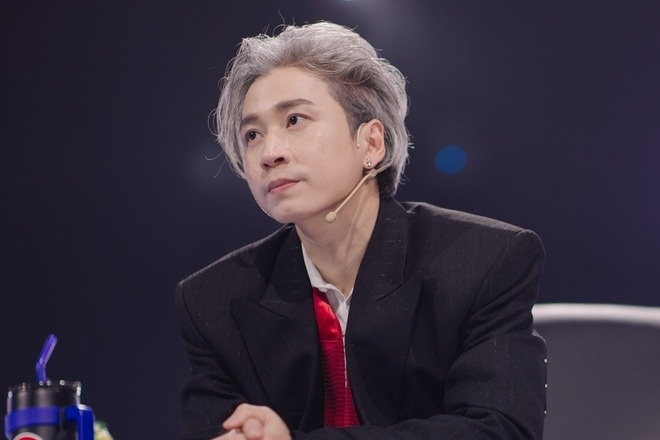 Anh trai 'say hi' mua 2 bat on? hinh anh