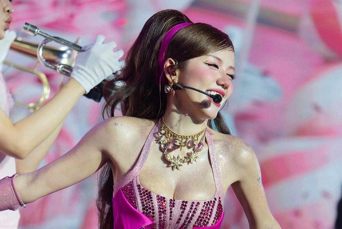 Phuong Ly lot do, nhay bung no o chung ket Em xinh 'say hi' hinh anh