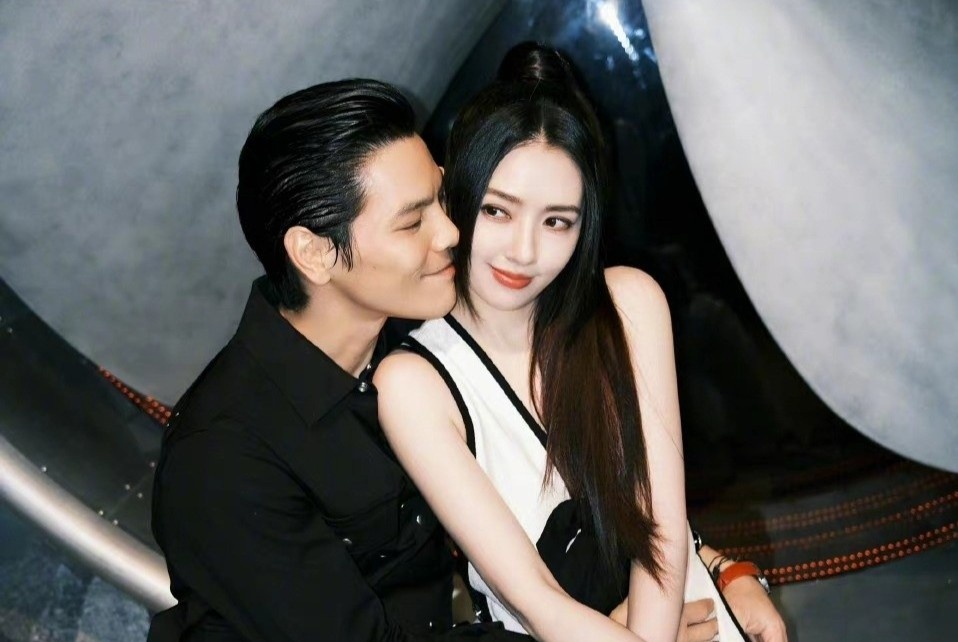 Nu dien vien duoc me chong tang 4 manh dat hinh anh