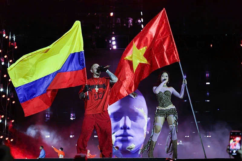 Nhung man trinh dien dinh cao, khuay dong 50.000 khan gia 8Wonder hinh anh