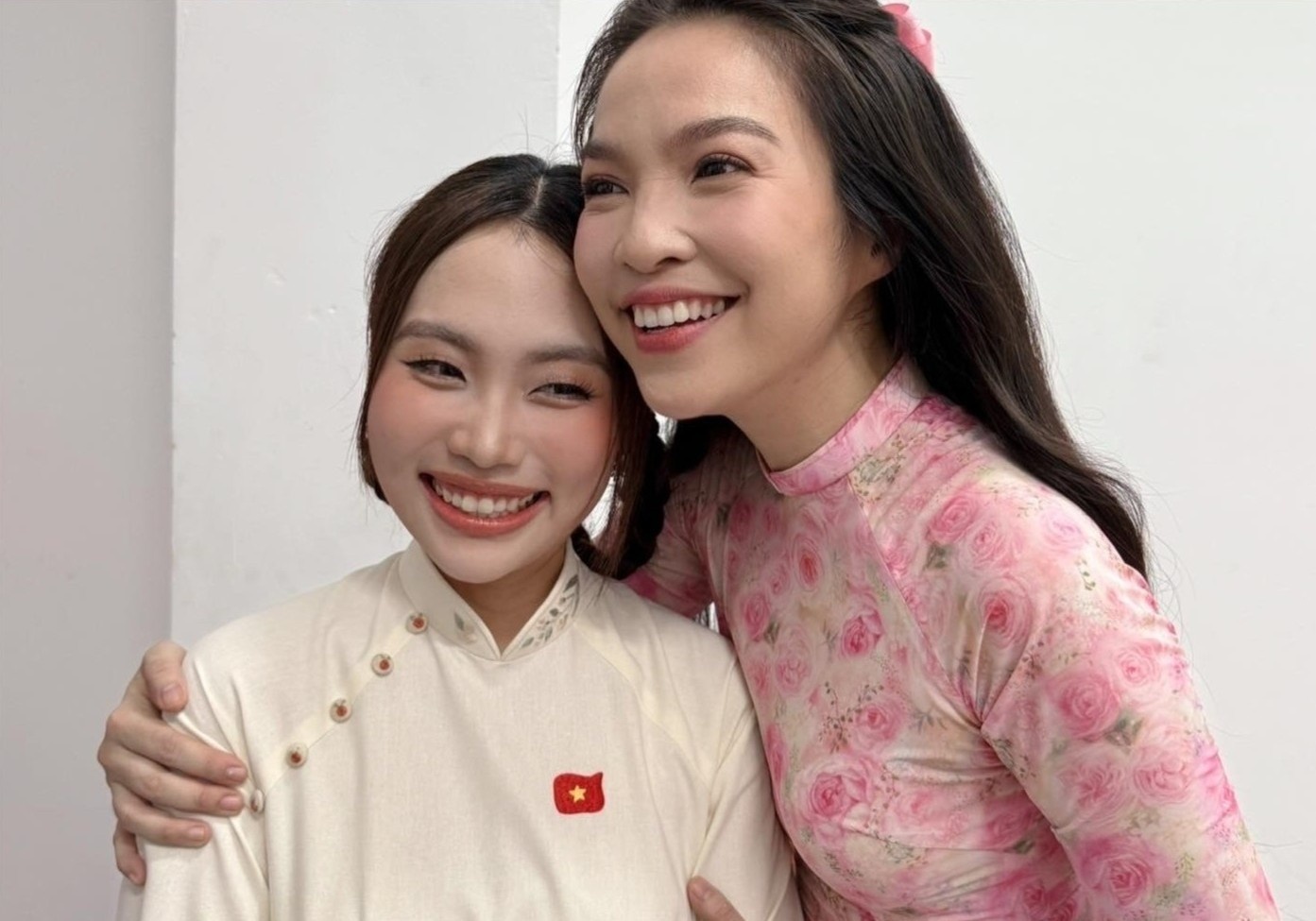 Hien Thuc, Phuong My Chi gay sot hinh anh