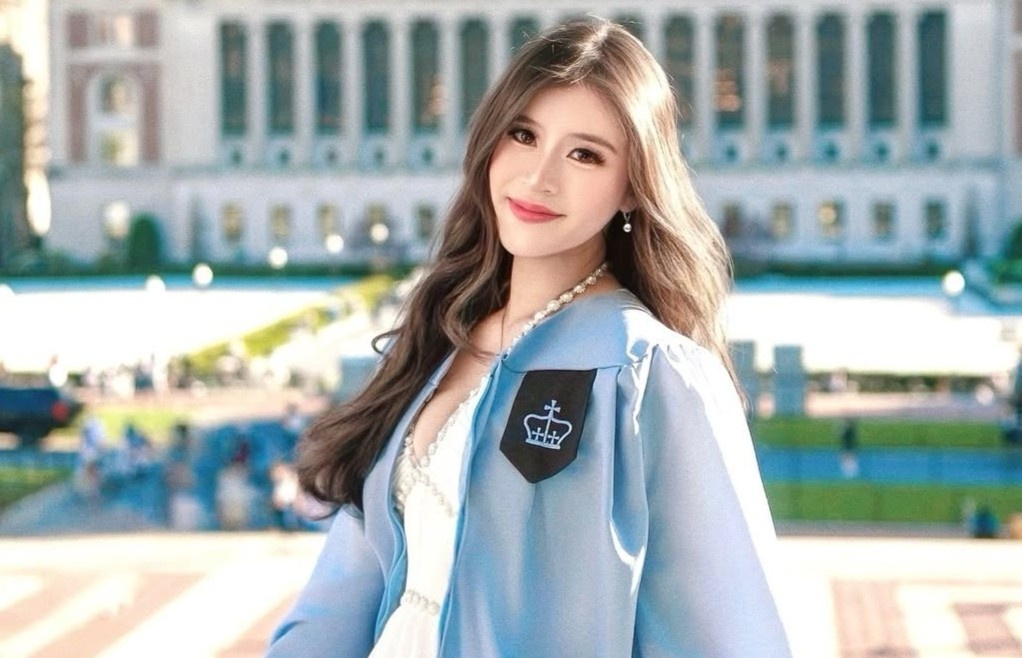 Sac voc Hoa hau Hong Kong cao 1,6 m hinh anh