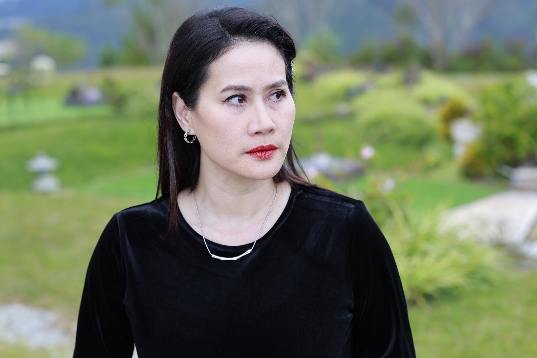 Than Thuy Ha len tieng hinh anh