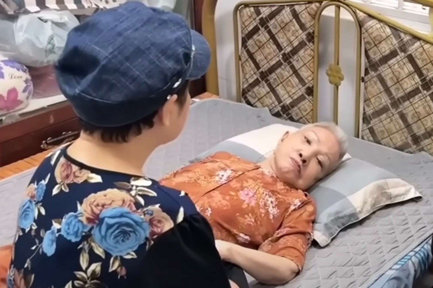 Tinh hinh suc khoe cua nghe si Hong Nga hinh anh