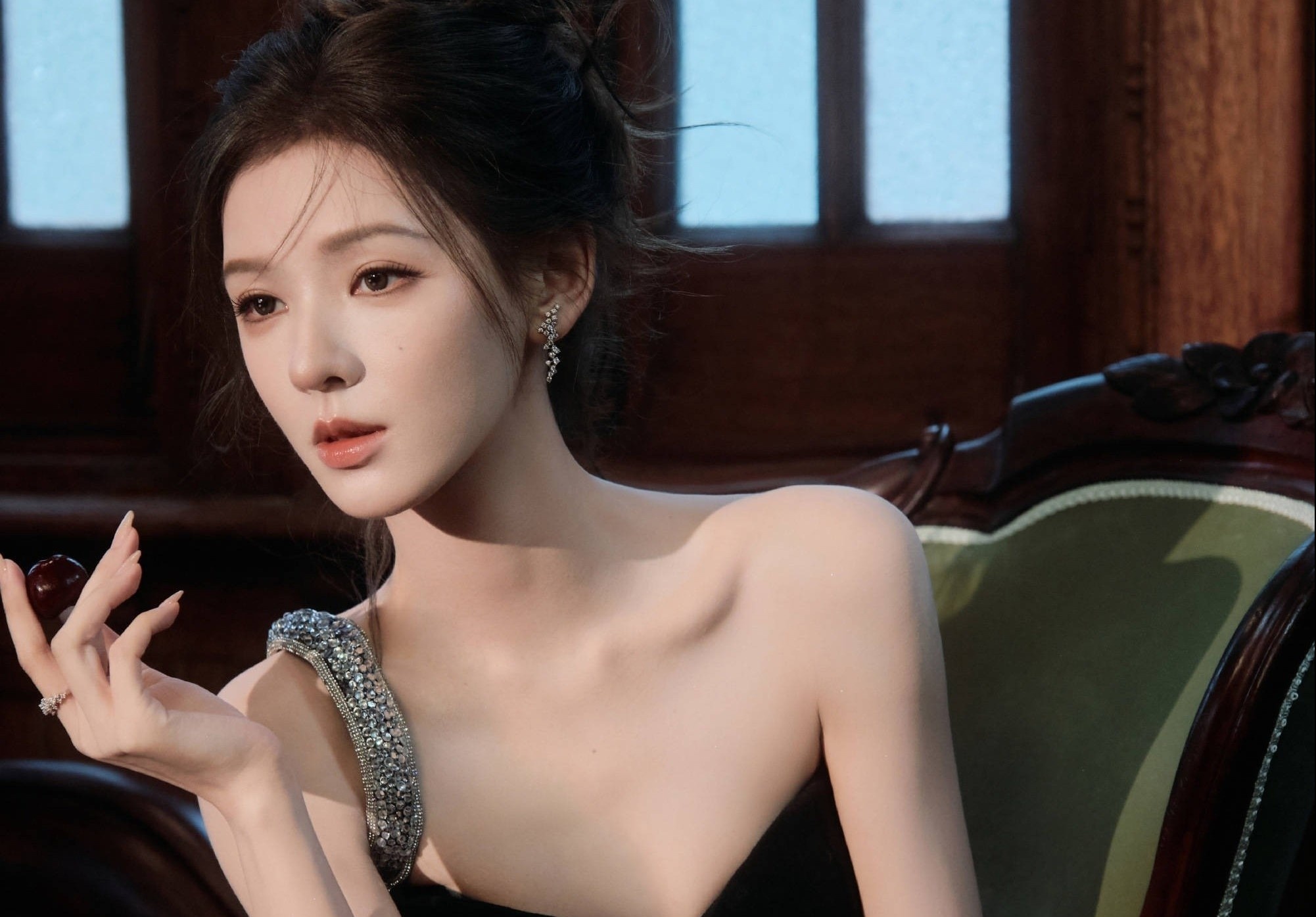 Truong Du Hi tuc gian hinh anh