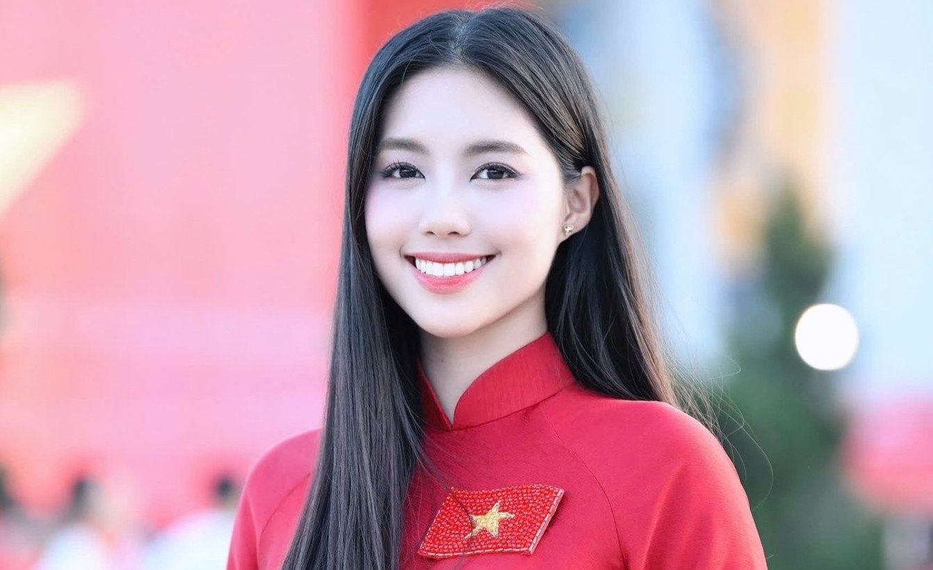 A hau Chau Anh duoc thang quan ham Trung uy hinh anh