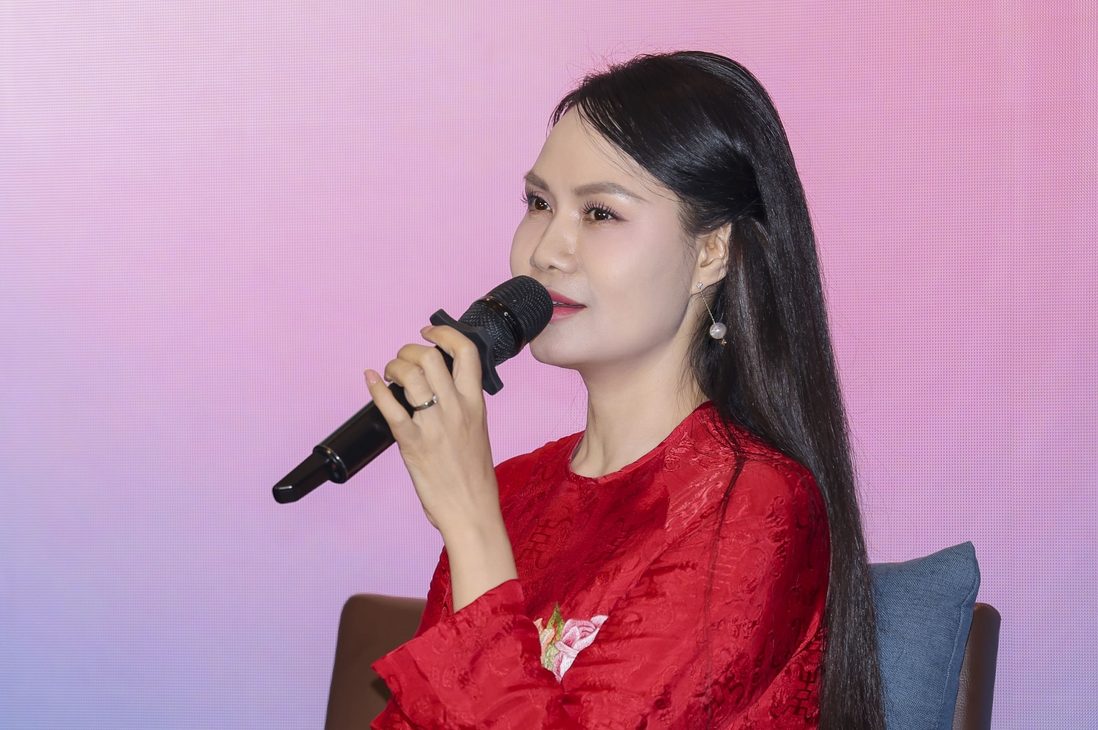 'Nu hoang nhac phim' Mai Hoa hien tai hinh anh