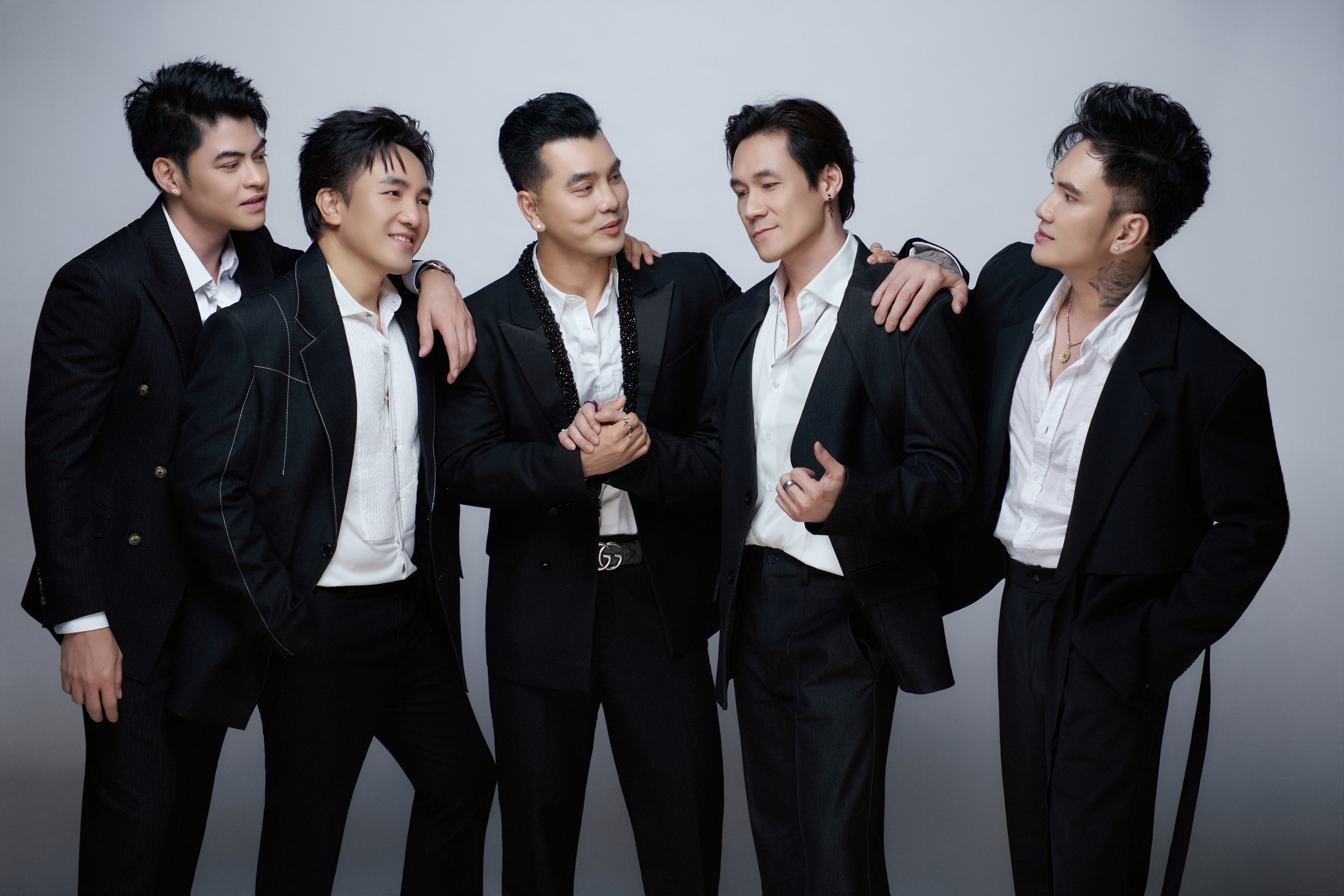 Hé lộ scandal của Ngũ hổ tướng khiến fan Cbiz chấn động