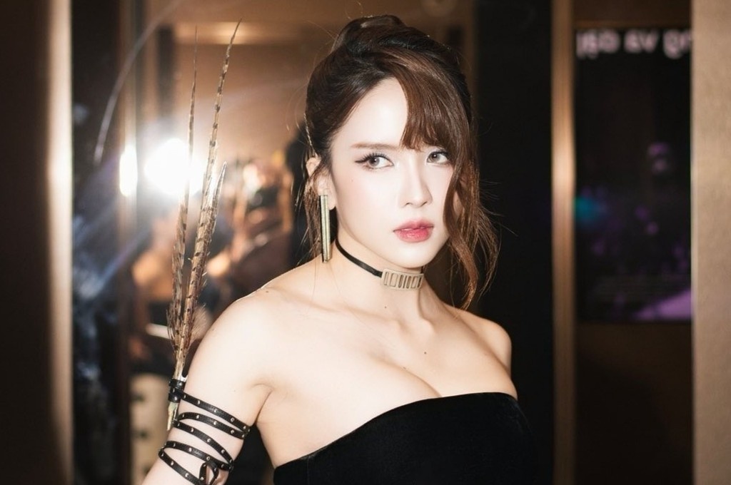 Thieu Bao Tram xin loi hinh anh