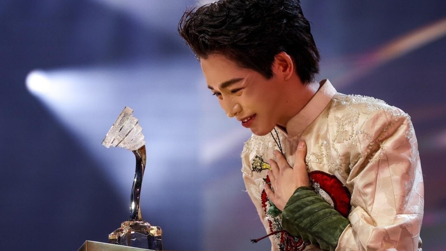 Thu tuong tang bang khen cho Duc Phuc hinh anh