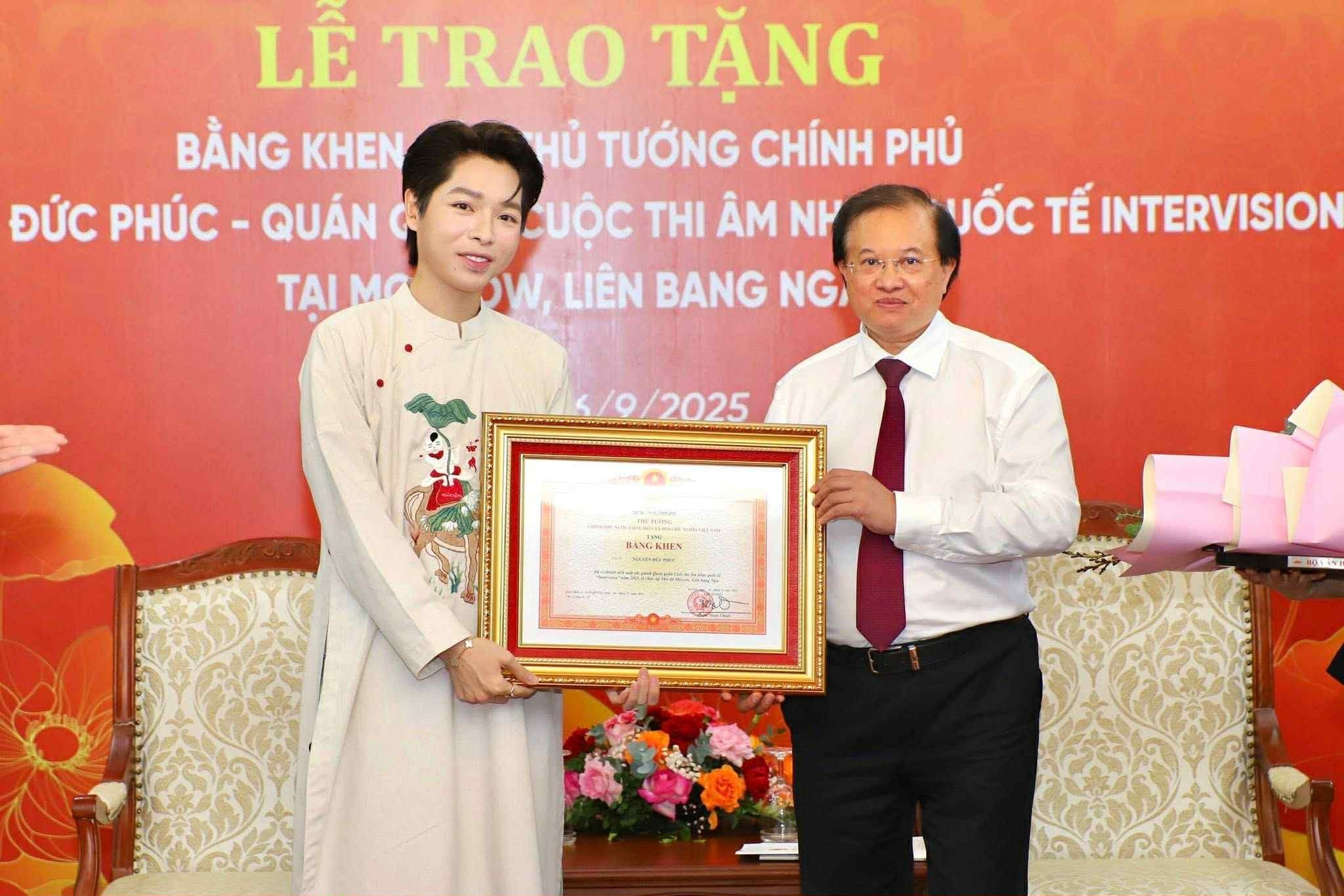 Đức Phúc Intervision 2025 nhận bằng khen Thủ tướng