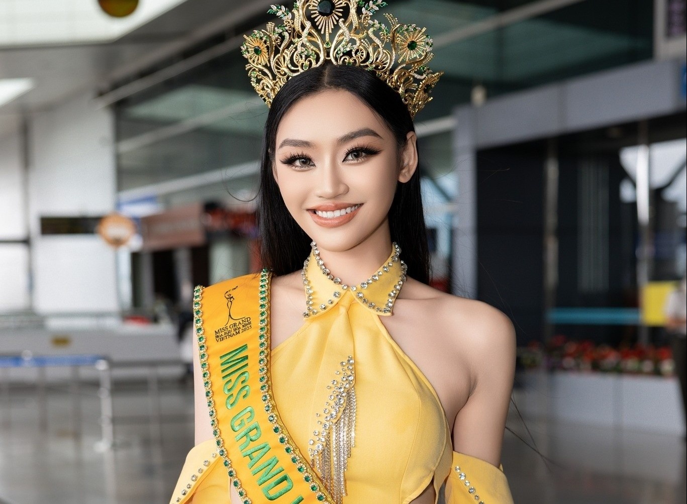 Yen Nhi di thi sau 15 ngay dang quang hinh anh