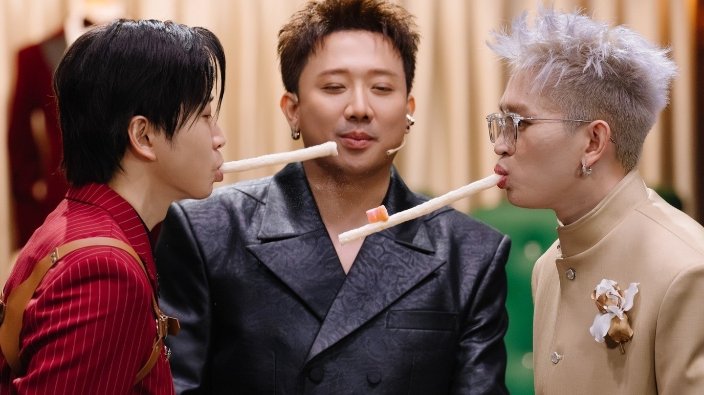 Anh trai 'say hi' sau nhung lo ngai hinh anh