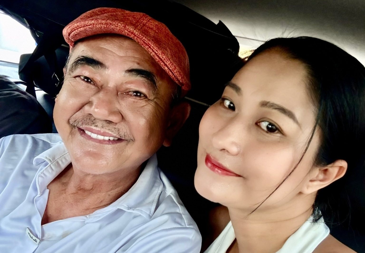 Ban gai kem 36 tuoi noi ve tin chia tay NSND Viet Anh hinh anh