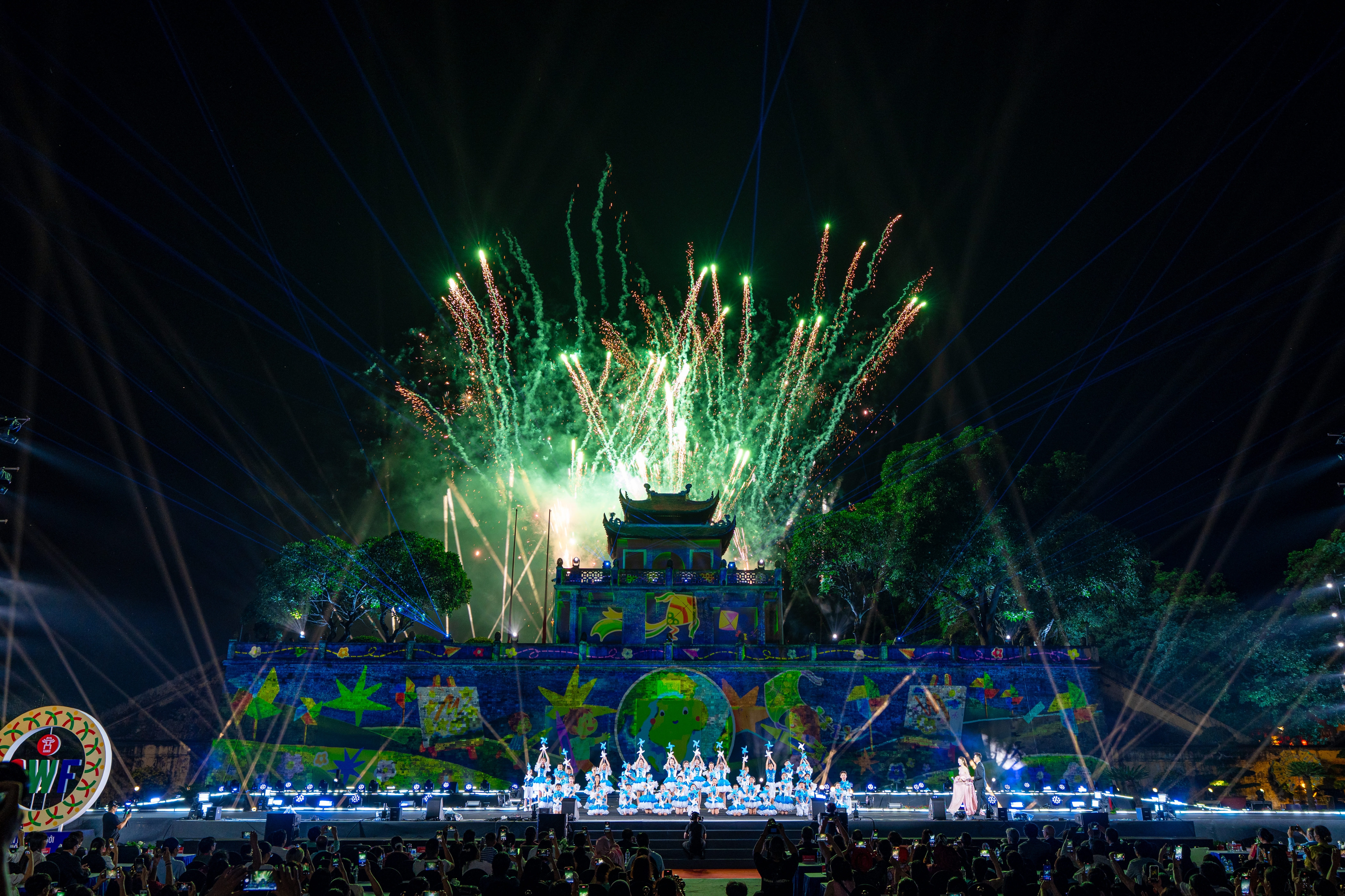 Le hoi van hoa anh 8