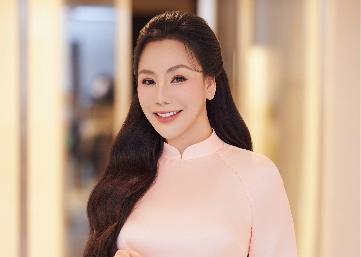 Cuoc thi Ho Quynh Huong lam giam khao trao giai 600 trieu dong hinh anh