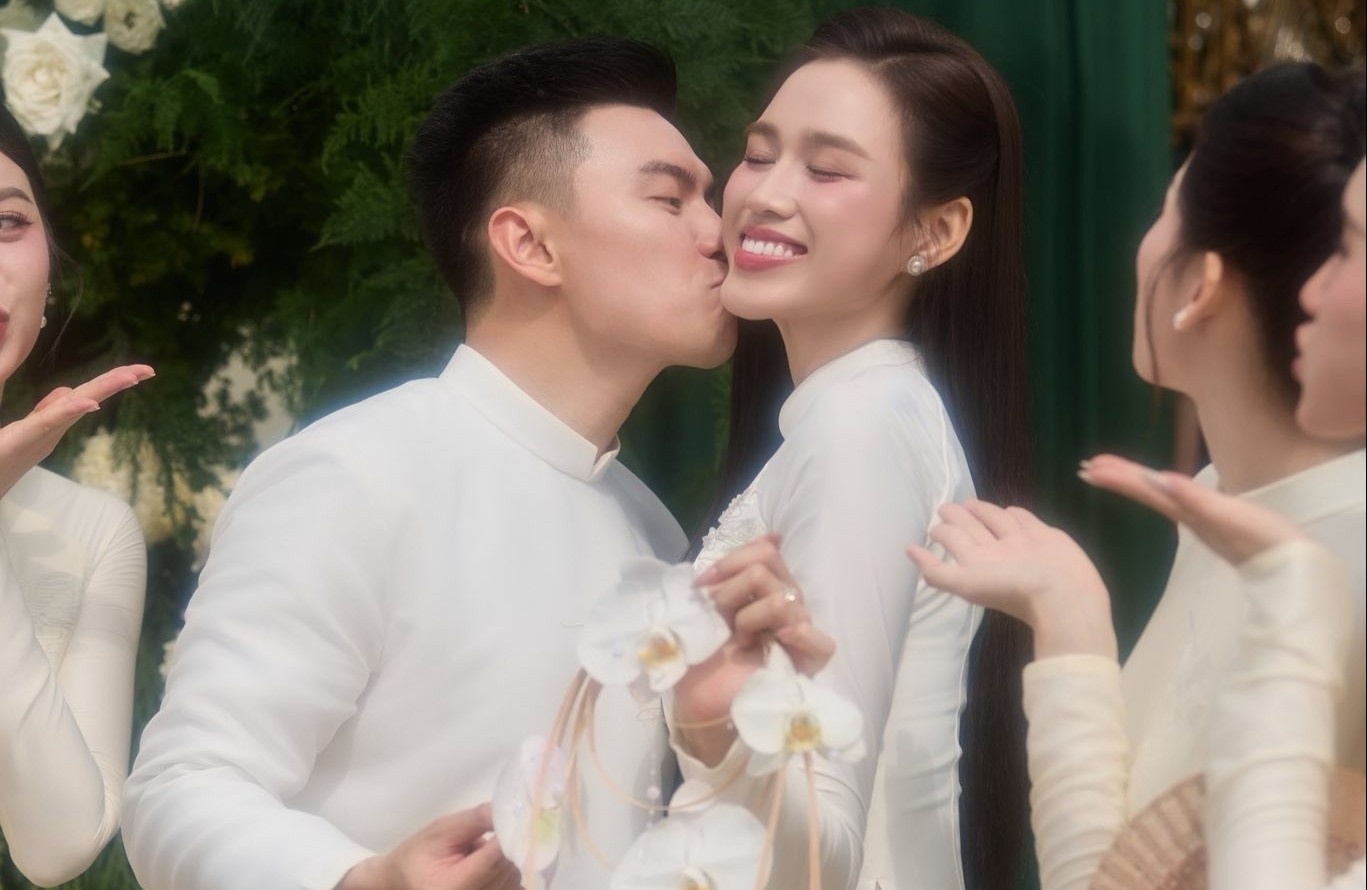 Do Thi Ha lan dau dang anh chong thieu gia hinh anh