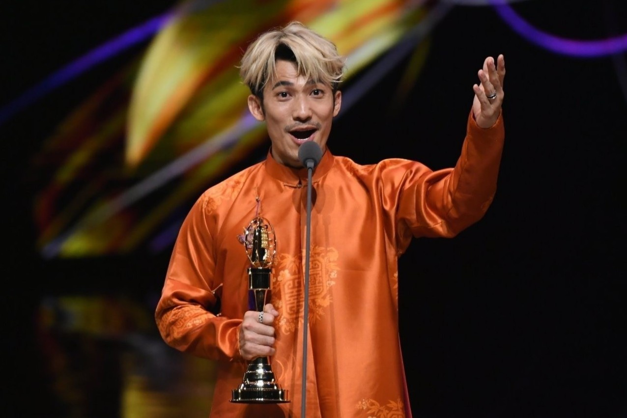 Lien Binh Phat thang giai Thi de o Trung Quoc hinh anh