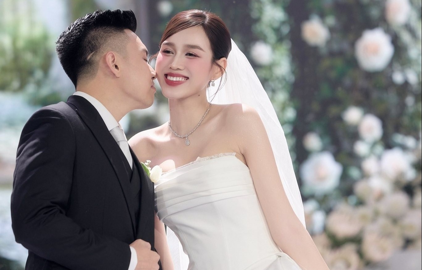 Le cuoi Do Thi Ha o Quang Tri gap mua lon hinh anh