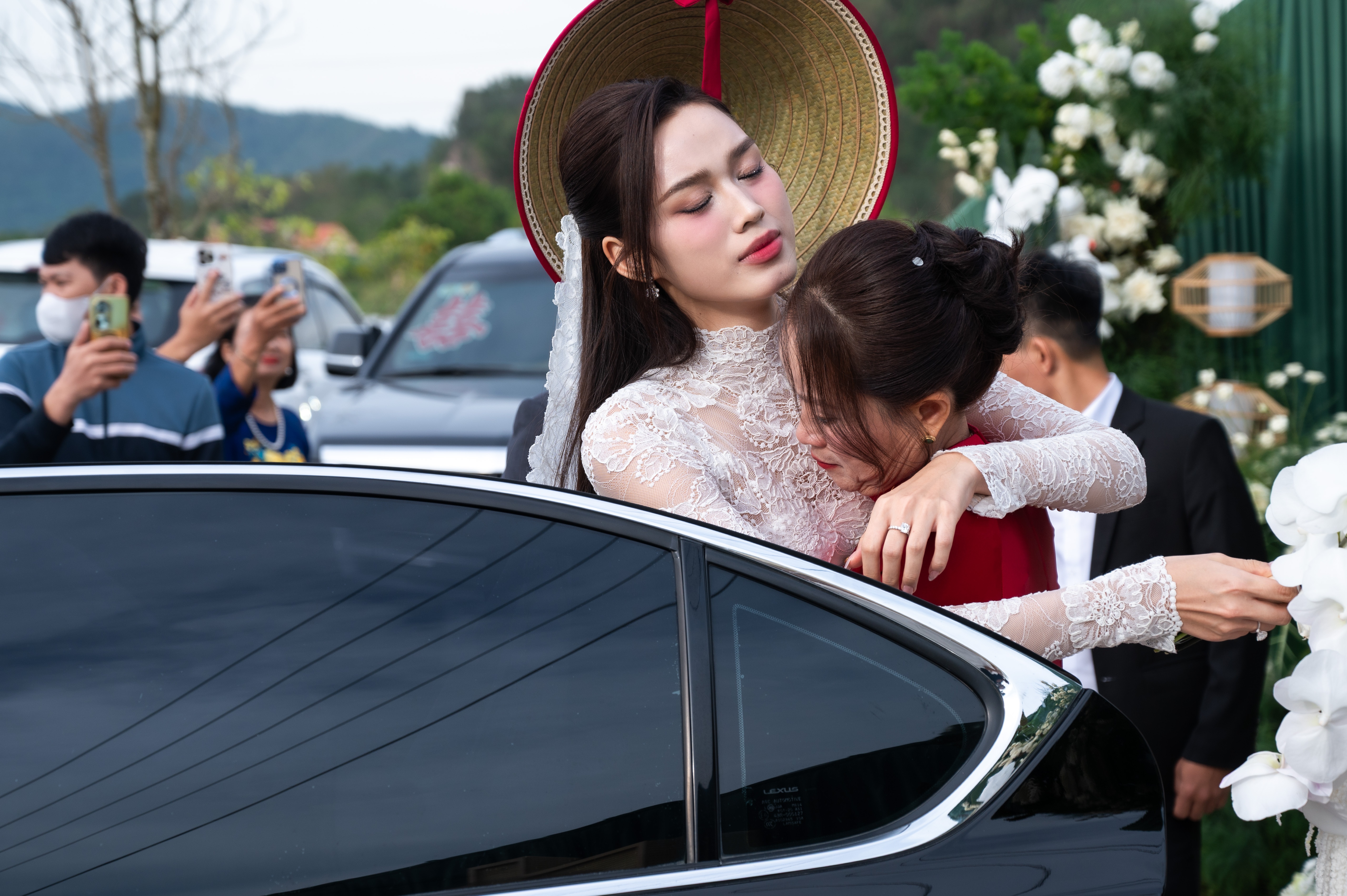 Bo chong Do Thi Ha: 'Chung toi biet on gia dinh nha gai' hinh anh