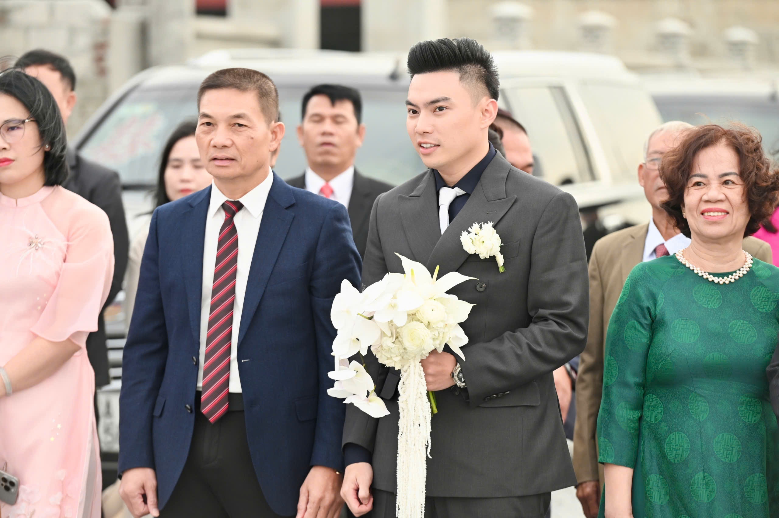 chong do thi ha anh 1
