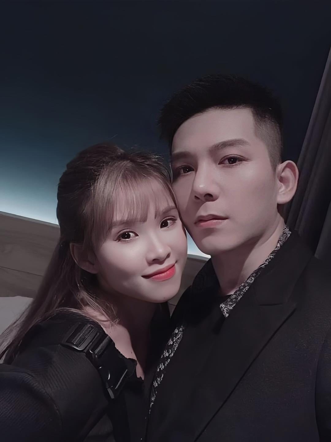 Vợ chồng Khởi My - Kelvin Khánh ngày càng kín tiếng. Ảnh: FBNV.
