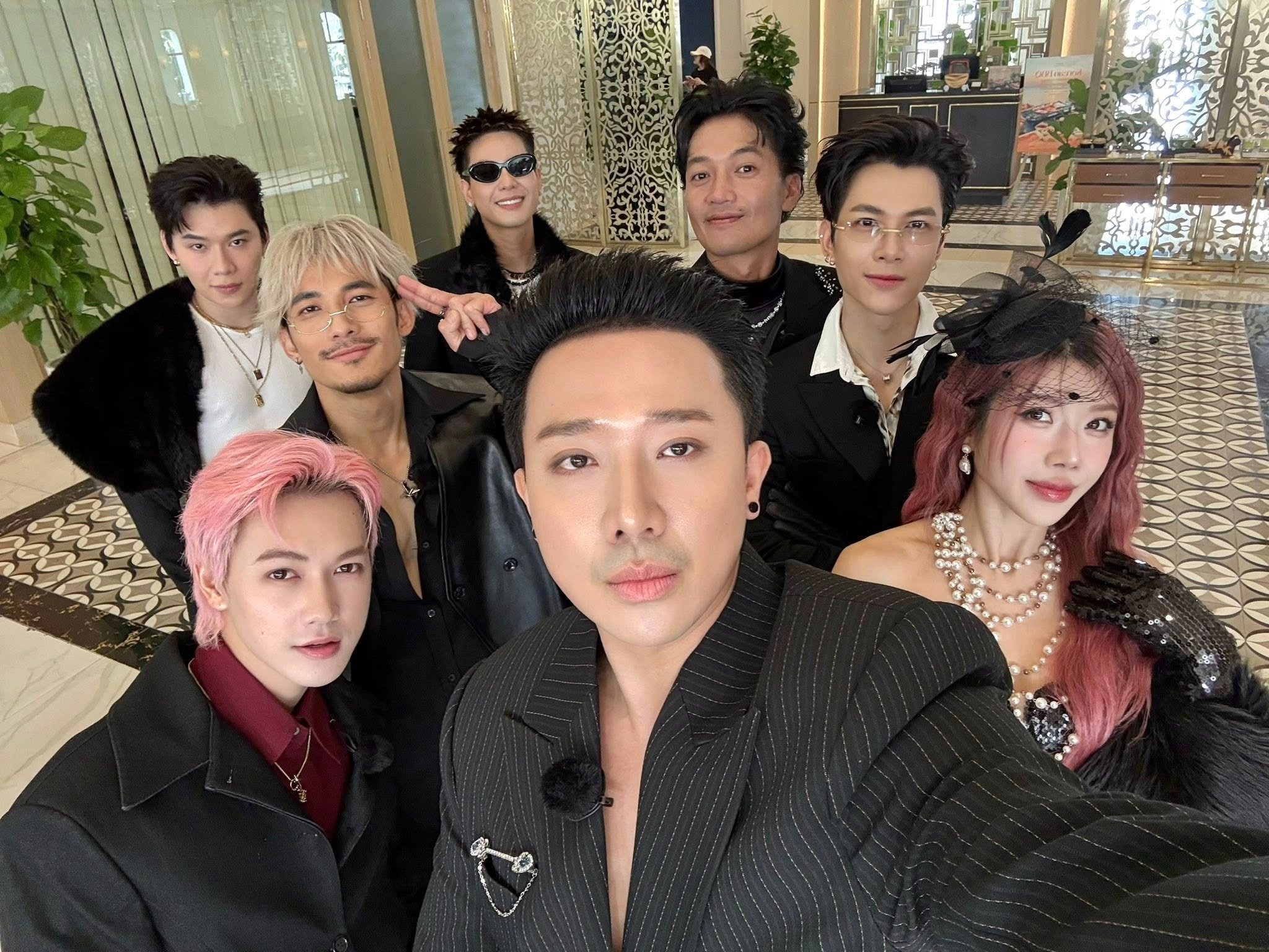 NSX Running Man xin loi hinh anh