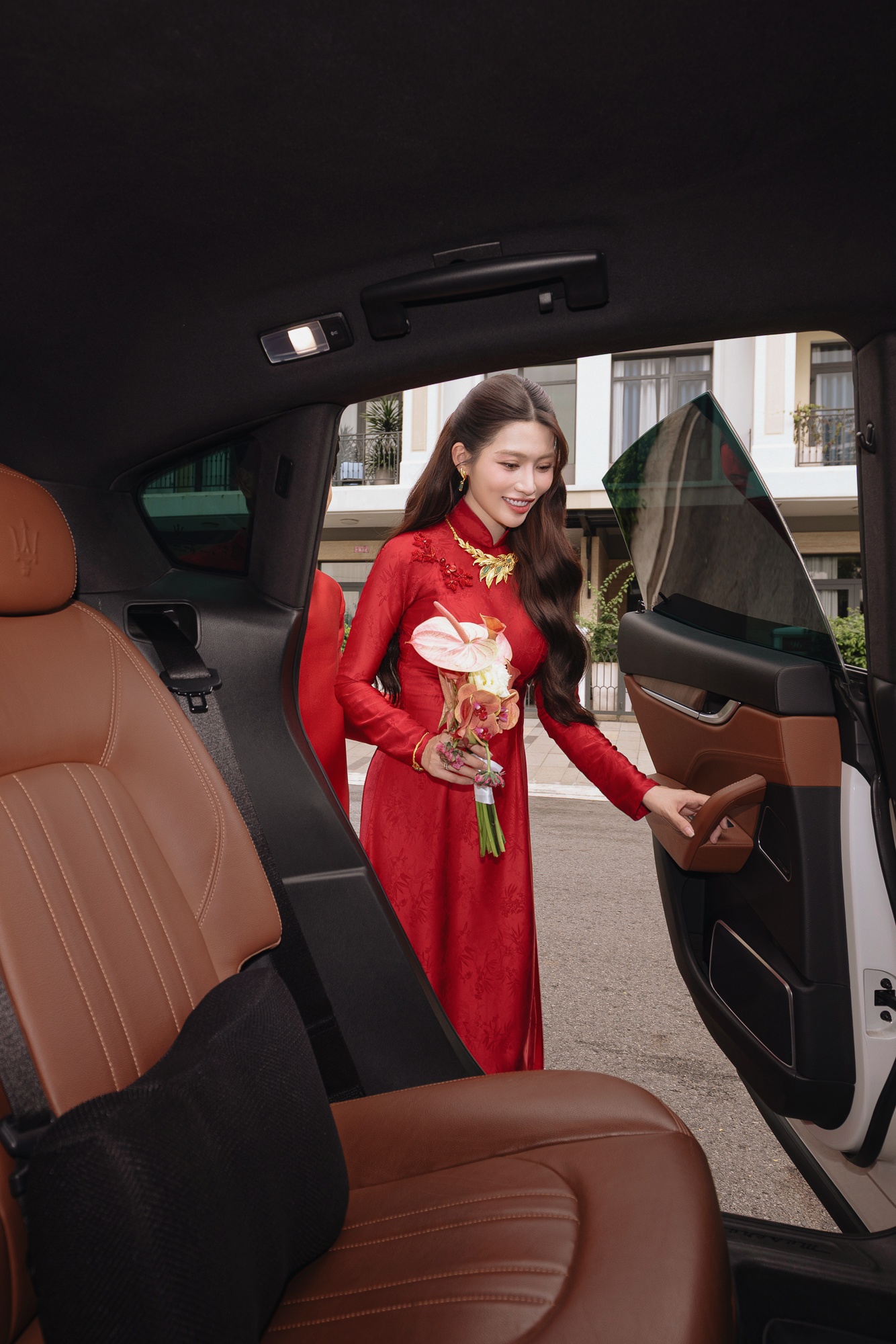 Dàn phù dâu toàn người đẹp của Chế Nguyễn Quỳnh Châu