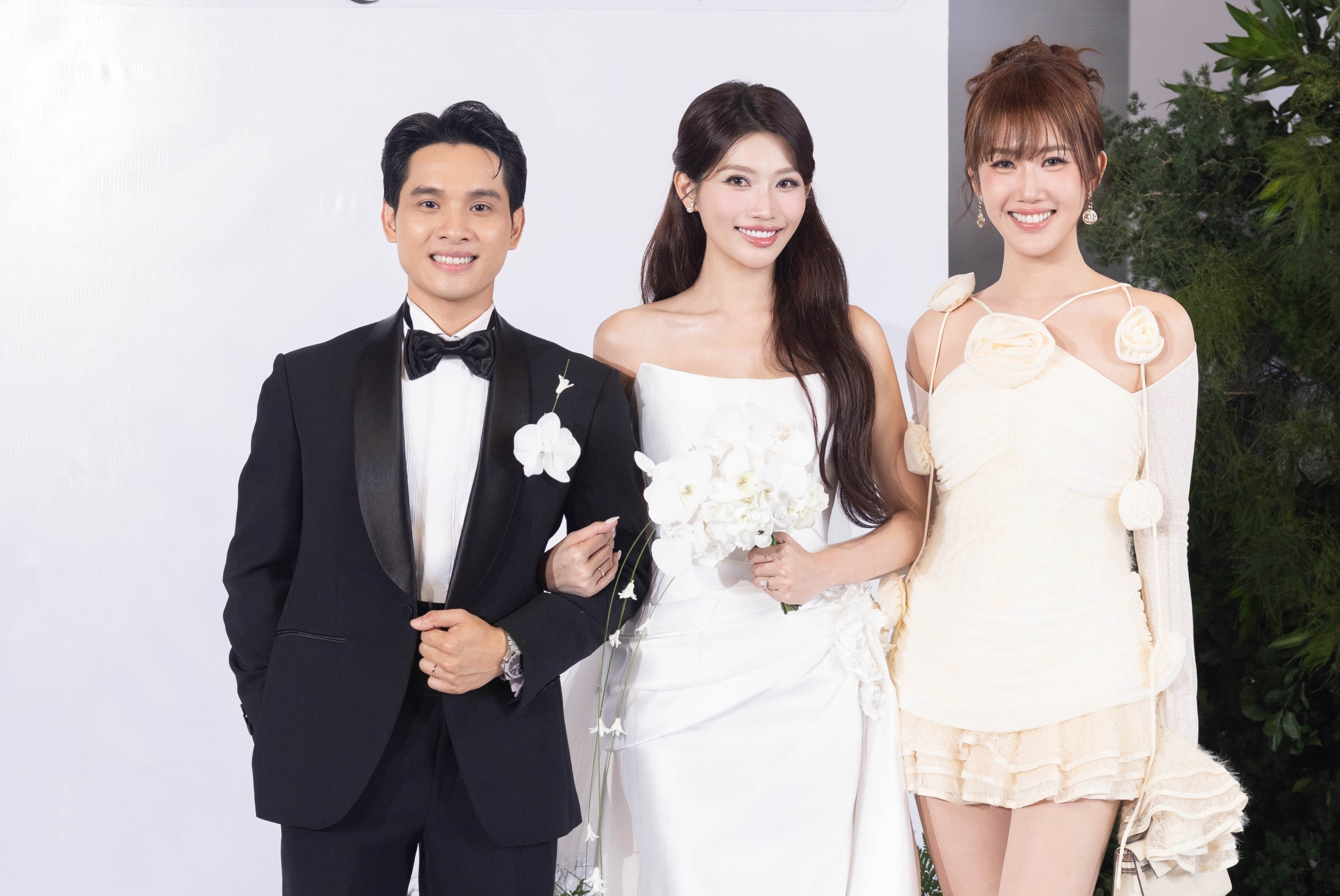 Thuy Ngan, Hoa Minzy cung dan sao du le cuoi A hau Quynh Chau hinh anh