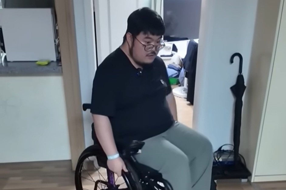 Ahn Young Jae qua doi o tuoi 30 hinh anh