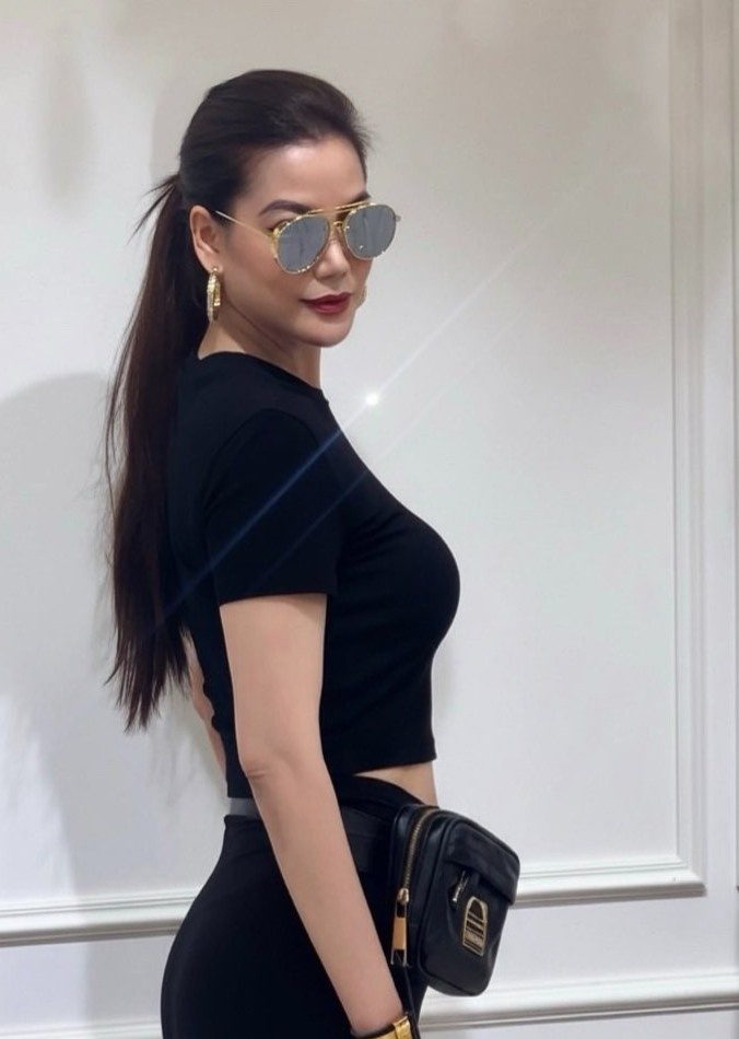 Trương Ngọc Ánh đi làm từ thiện, chơi thể thao trước khi bị bắt