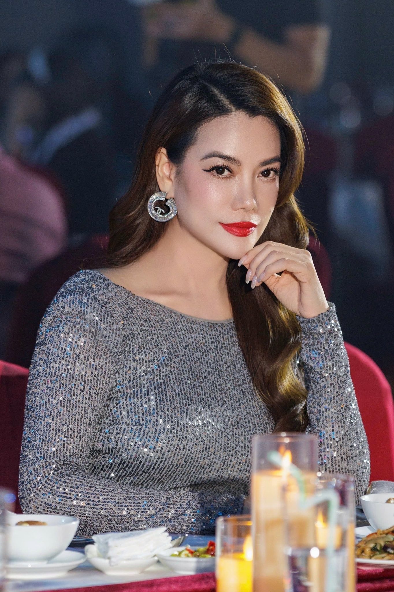 Trương Ngọc Ánh đi làm từ thiện, chơi thể thao trước khi bị bắt