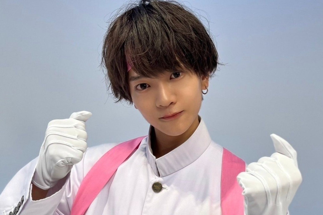 Nam ca si 19 tuoi bi bat giu vi dot nhap nha ve sinh nu hinh anh