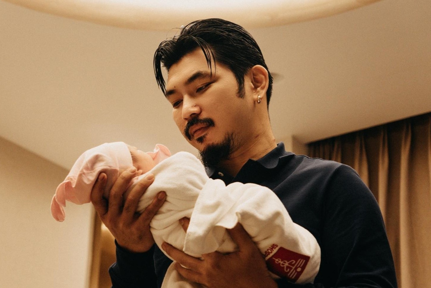 Dien vien Ha Hien don con dau long hinh anh