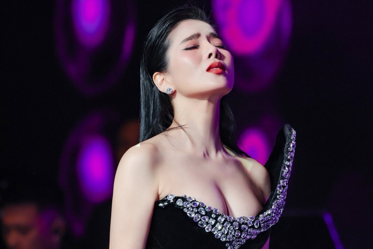 Le Quyen dap tra hinh anh