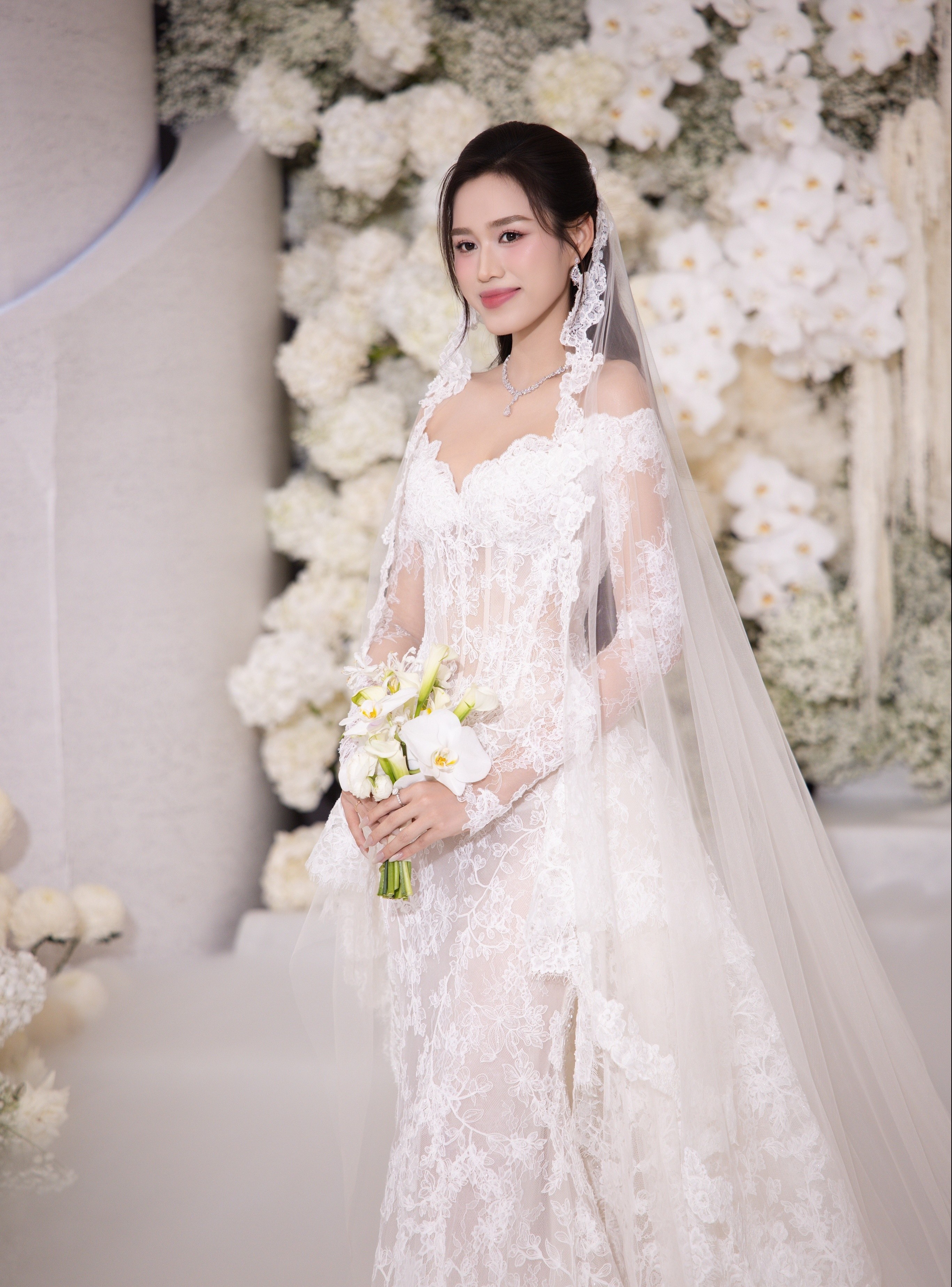 Tiệc cưới ở Hà Nội của Đỗ Thị Hà và Tổng giám đốc Tập đoàn Sơn Hải