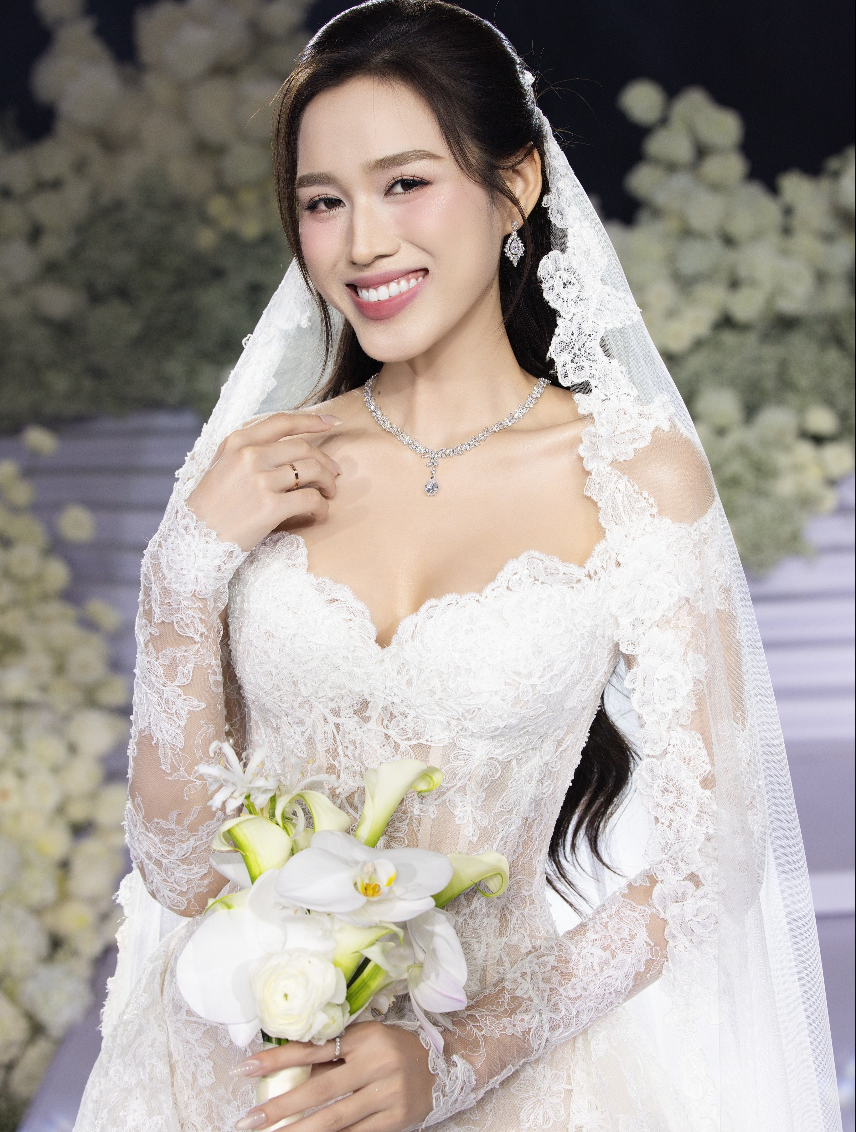 Tiệc cưới ở Hà Nội của Đỗ Thị Hà và Tổng giám đốc Tập đoàn Sơn Hải