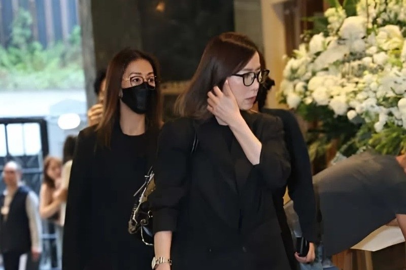 Xa Thi Man hoc hac khi toi tien dua Hua Thieu Hung hinh anh