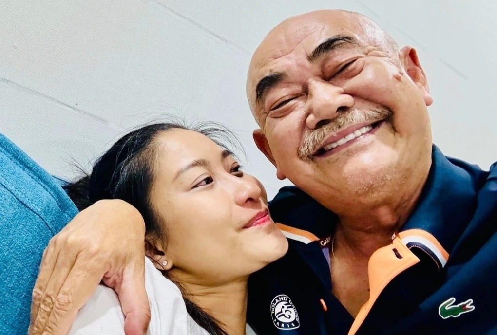 Cuoc song cua NSND Viet Anh va vo kem 36 tuoi hinh anh