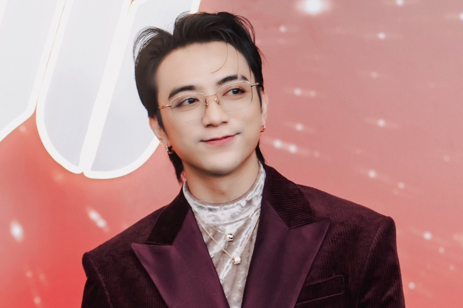 Nhieu fansite tam dung hoat dong, Soobin doi mat khung hoang hinh anh