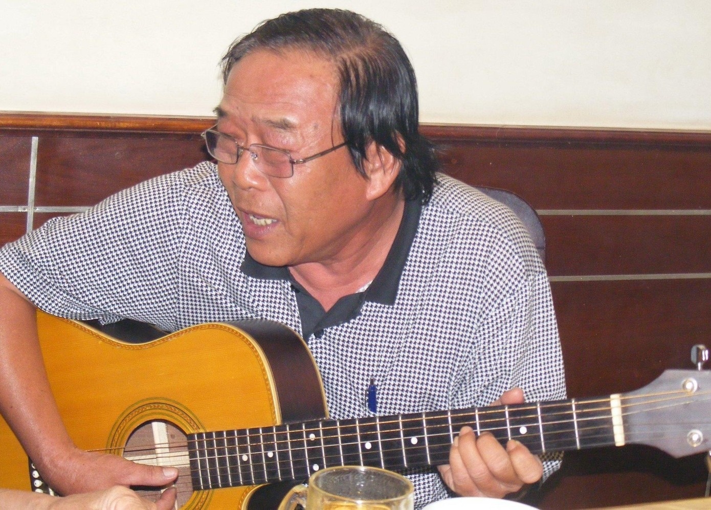 Tac gia bai hat 'Song que' qua doi hinh anh