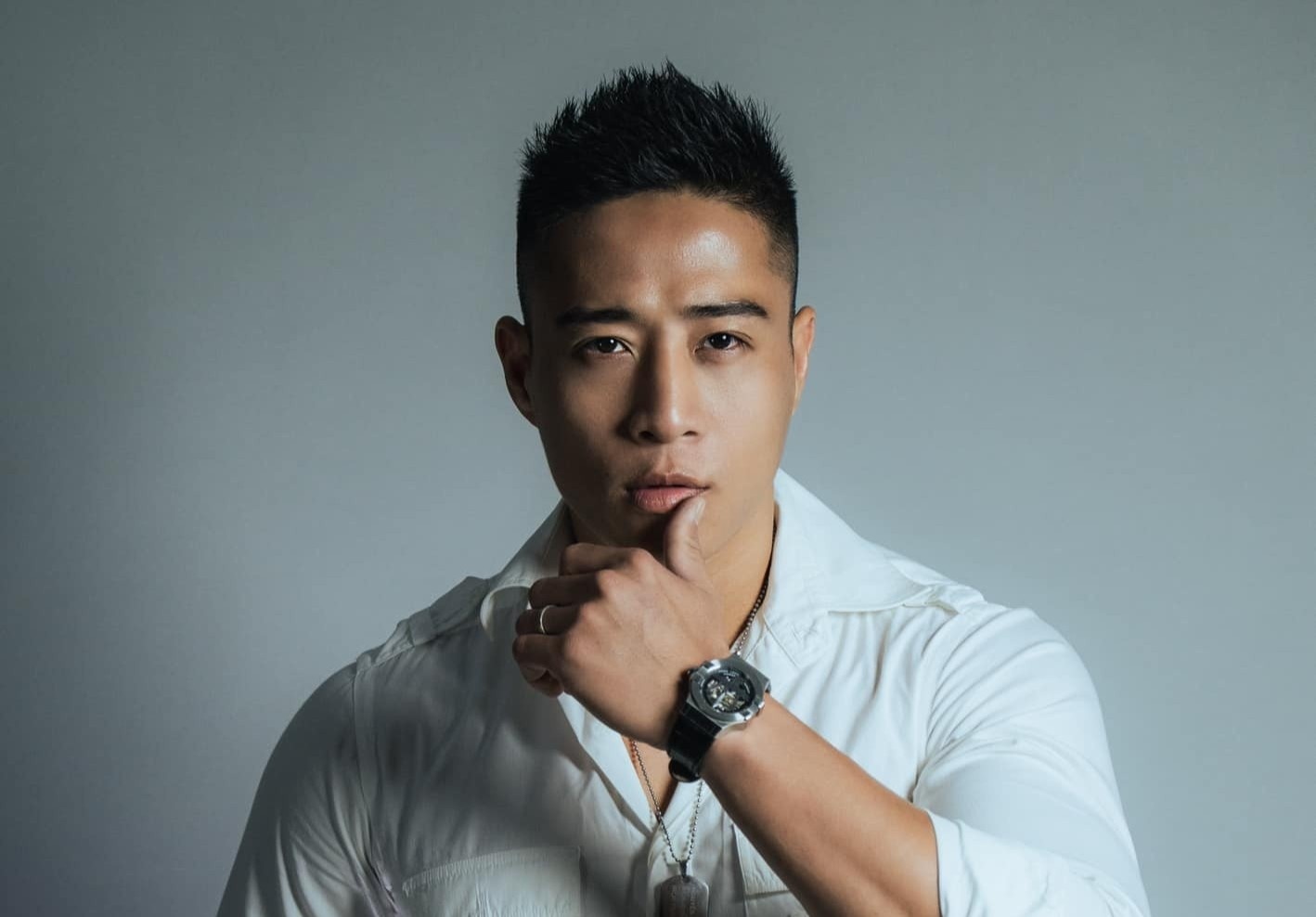 Ly do dien vien Linh Son im ang nhieu nam hinh anh