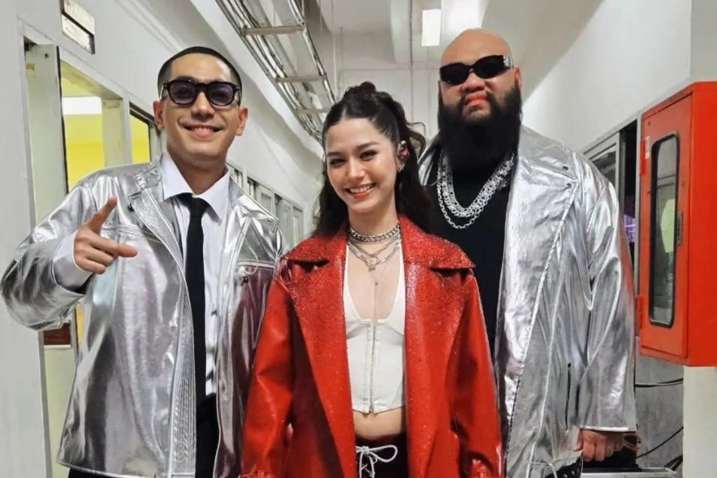 Them ca si xin loi ve man trinh dien bi chi trich o SEA Games 33 hinh anh