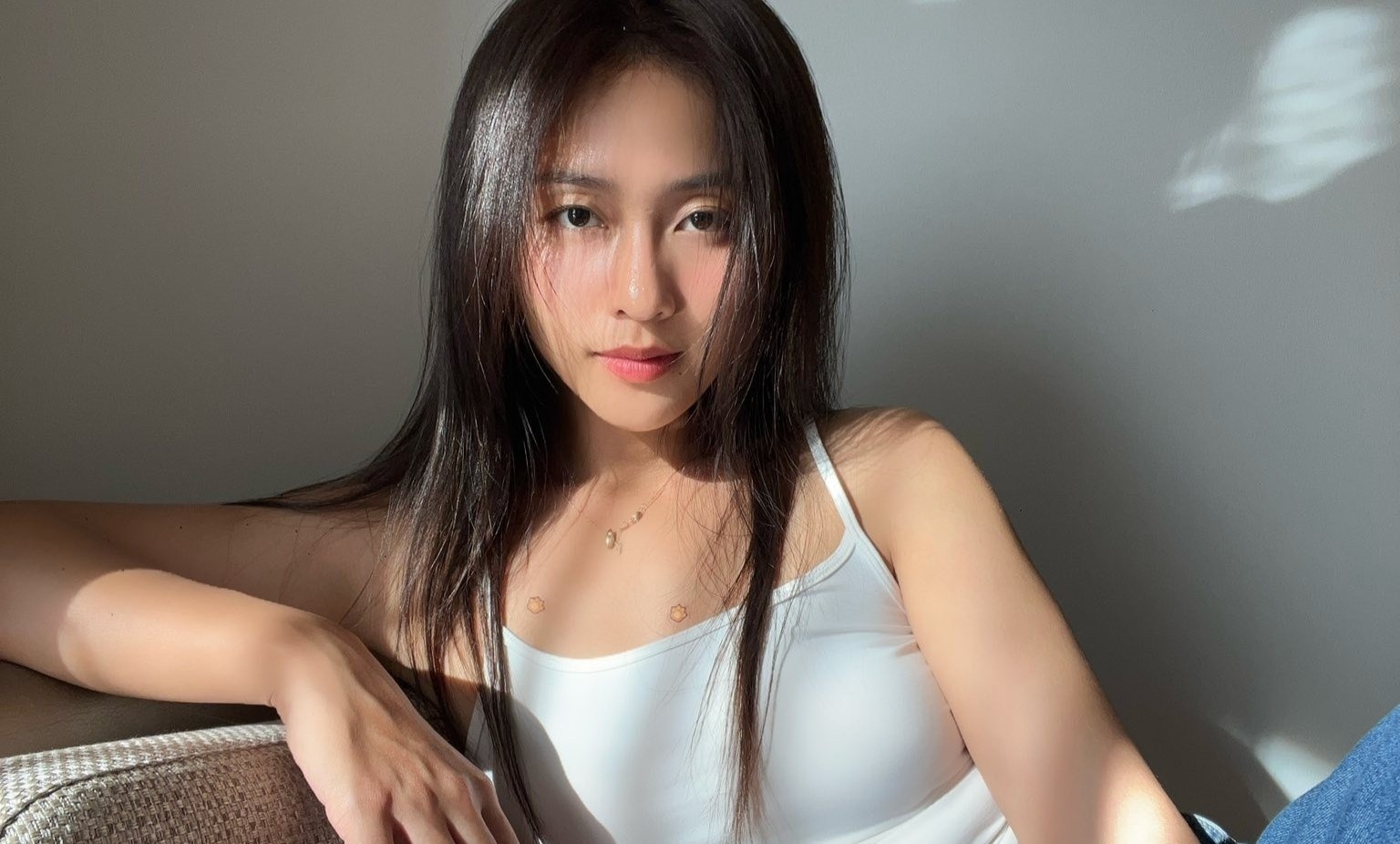 Kha Ngan goi cam hinh anh