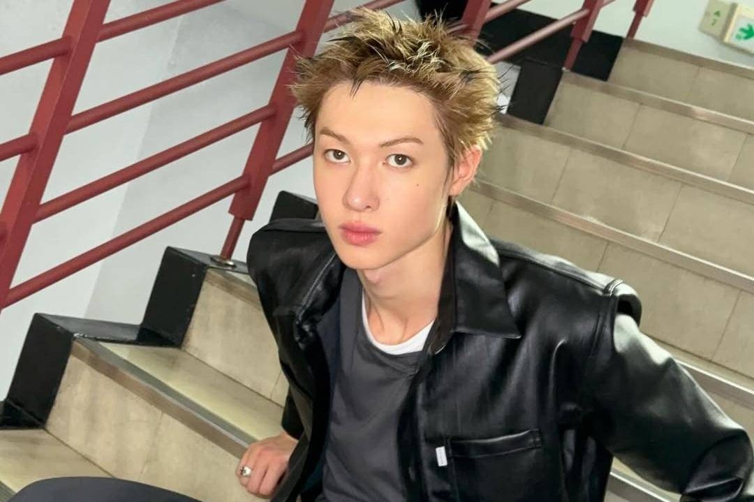 Chang trai 17 tuoi cao 1,9 m gay sot hinh anh