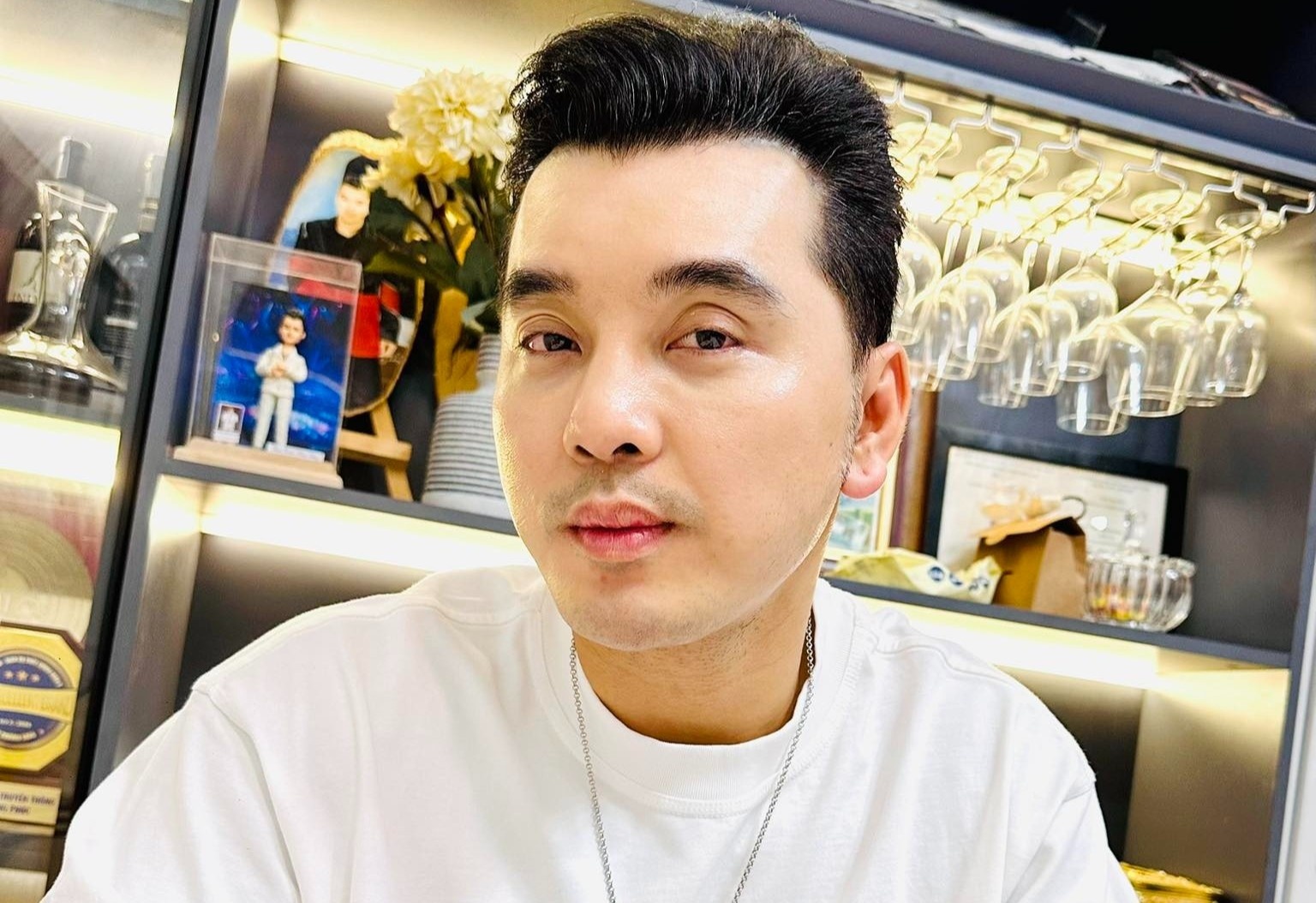 Ung Hoang Phuc buc xuc hinh anh