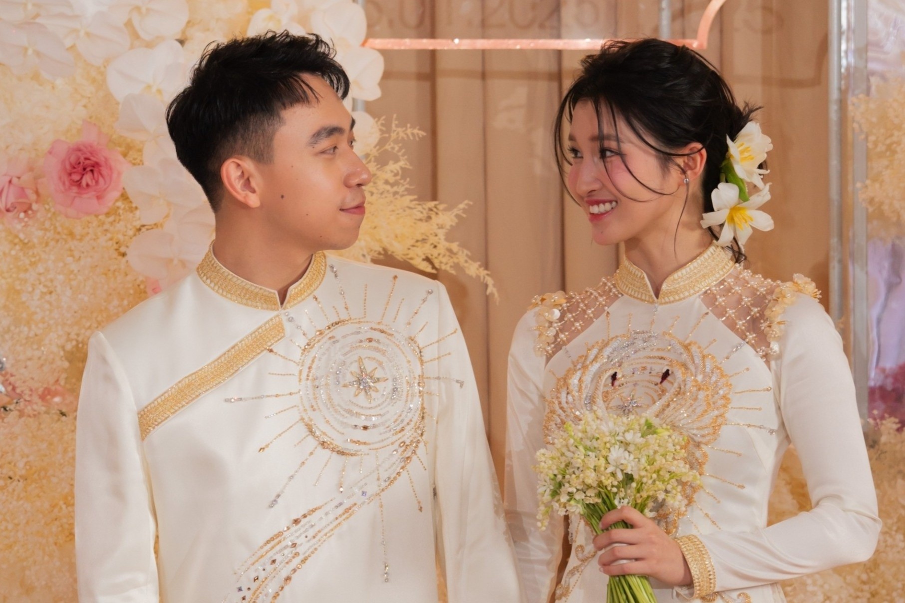 Phuong Nhi va loat sao Viet ket hon nam qua hinh anh