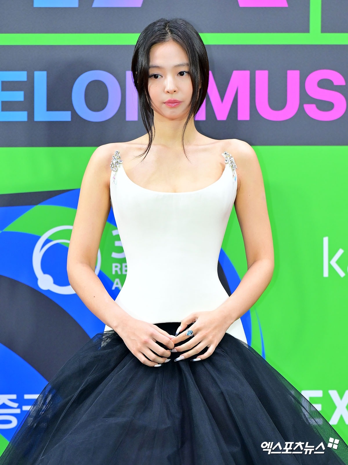 Jennie ảnh 3 Jennie anh 3